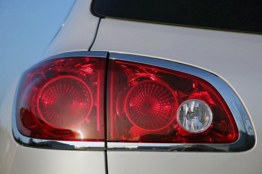  Buick Enclave CXL AWD 2010 года  (фото 36 из 51)